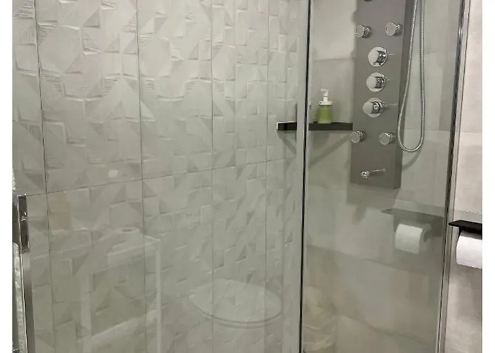 Madrid Villa Suites Bianco
